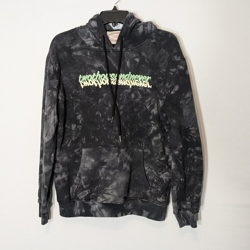 SHOE CO.  "TWO THOUSAND NEVER" Gray Camo Fleece Hoodie Pullover Top; Size XL